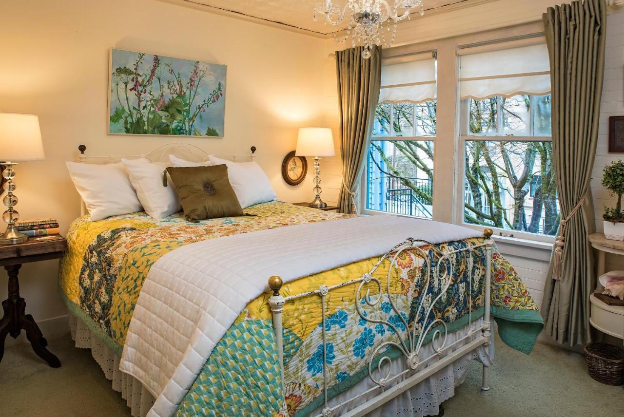 Clementine'S Guest House & Vacation Rentals Astoria Exteriér fotografie