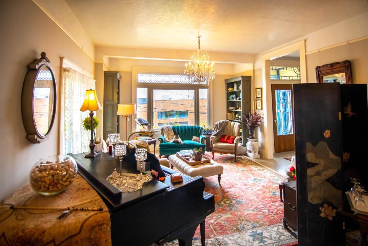 Clementine'S Guest House & Vacation Rentals Astoria Exteriér fotografie
