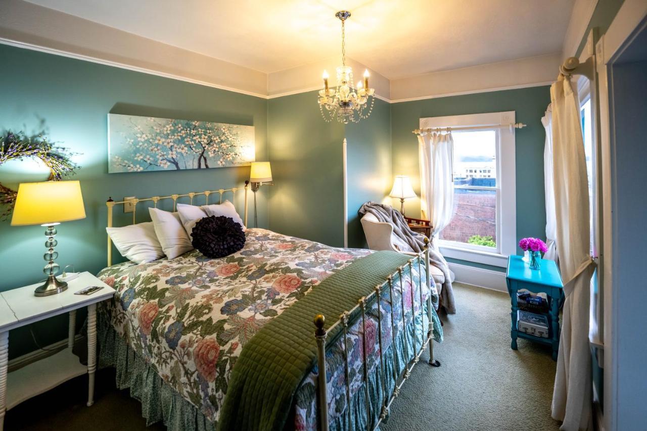 Clementine'S Guest House & Vacation Rentals Astoria Exteriér fotografie