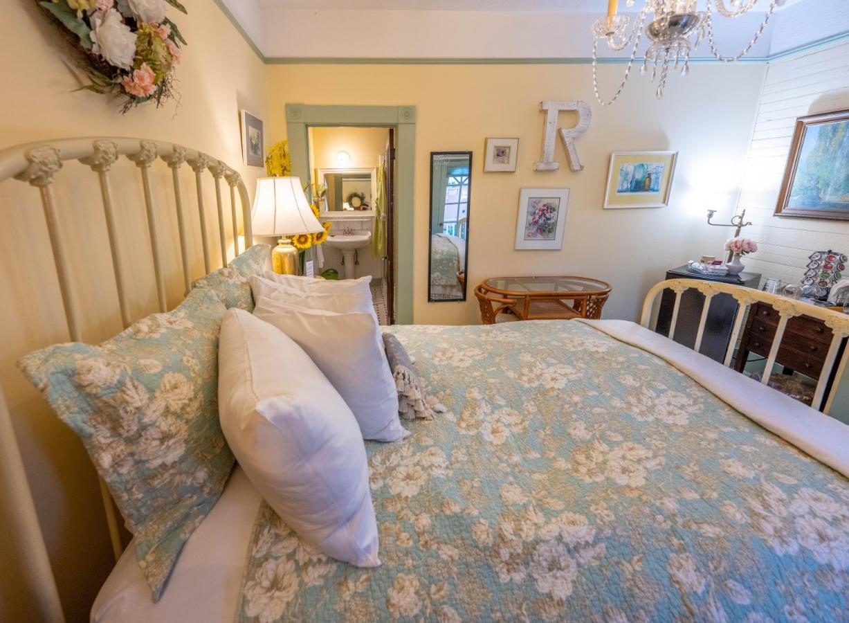 Clementine'S Guest House & Vacation Rentals Astoria Exteriér fotografie