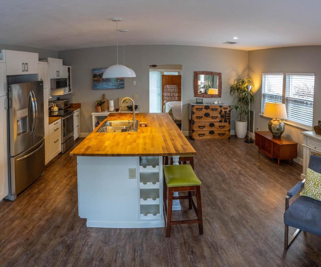 Clementine'S Guest House & Vacation Rentals Astoria Exteriér fotografie
